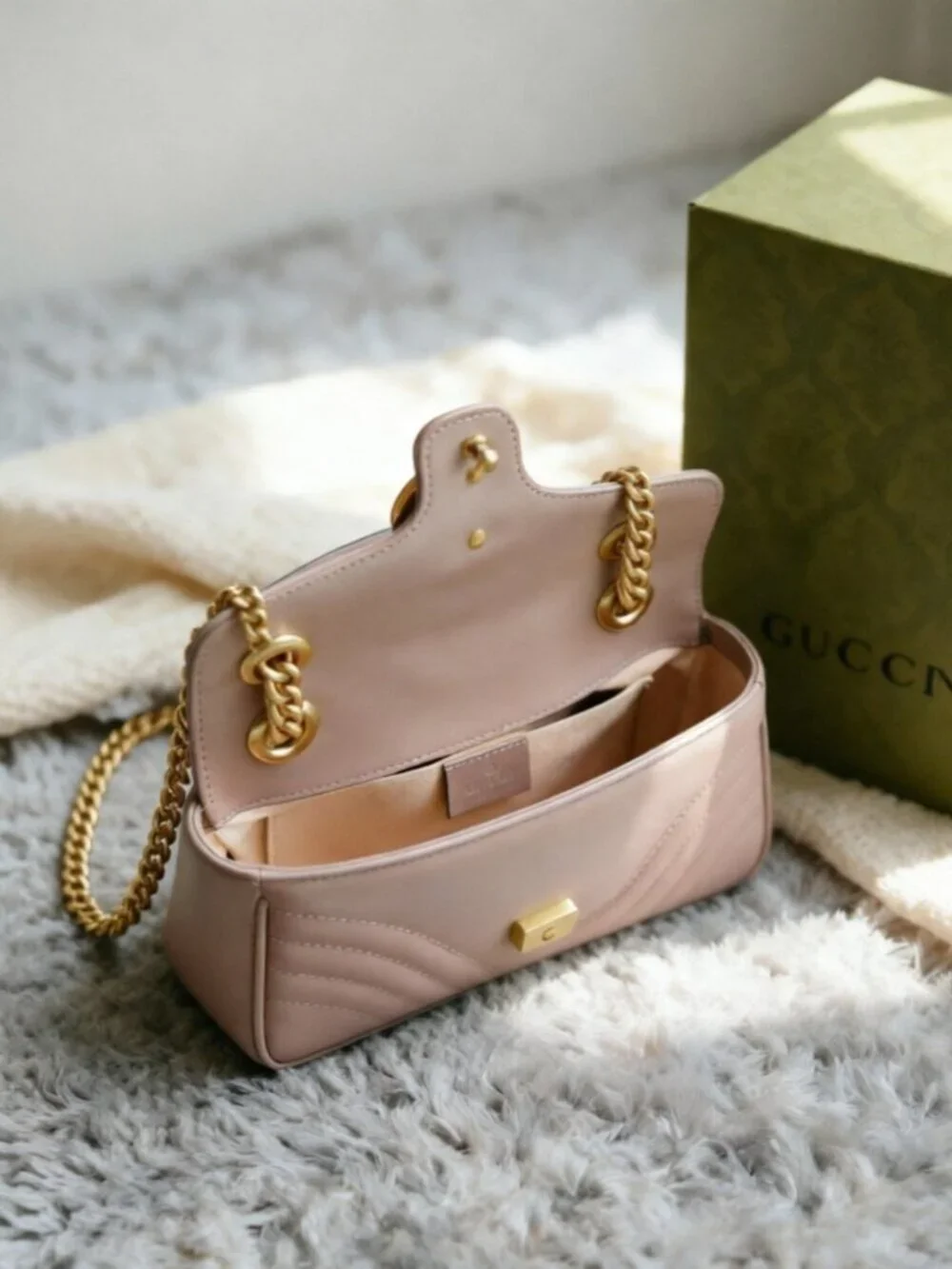 Gucci GG Marmont Small Shoulder Bag